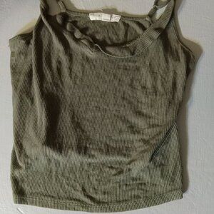 La hearts Juniors green crop top